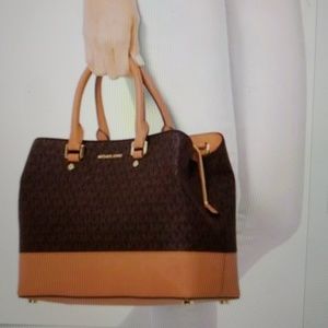Michael Kors Savannah  Tote 👜 (HOLD)